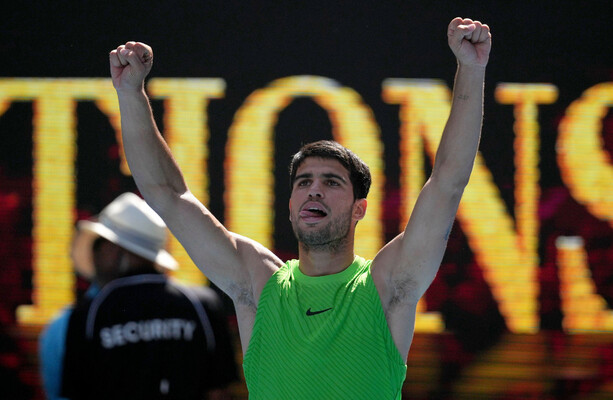 Australian Open: Alcaraz, Djokovic and Sabalenka reach the quarter-finals