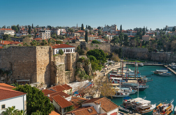 Turkey bus accident near tourist town kills eight and injures 26