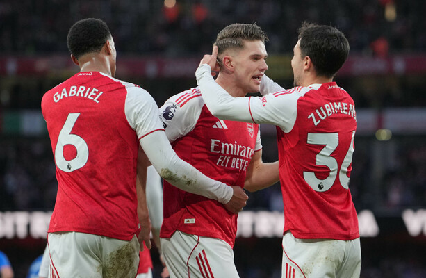 Arsenal edge closer to first Premier League title in 22 years after big 3-0 win