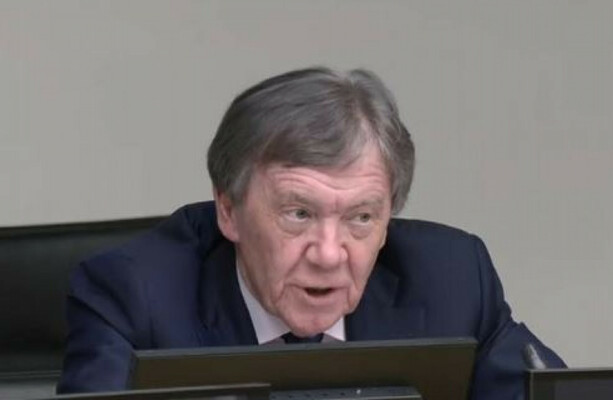 Government wins late night vote in support of embattled Bord Bia chairman Larry Murrin