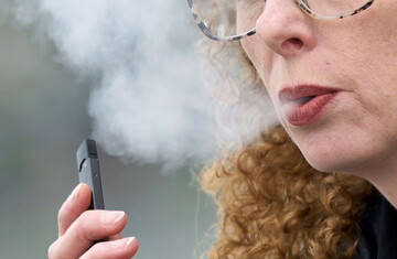 elfbar nachfüll pod läuft aus Berkley High School looks to add new vaping detectors, while schools in  Dearborn look to ticket students smoking main image 0