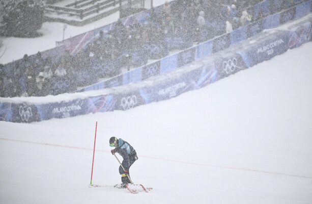 Irish skier survives absolute carnage at Olympic slalom event