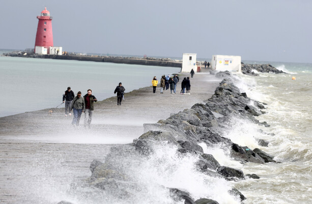 Thousands without power and flights cancelled as 'very strong winds' bash Ireland