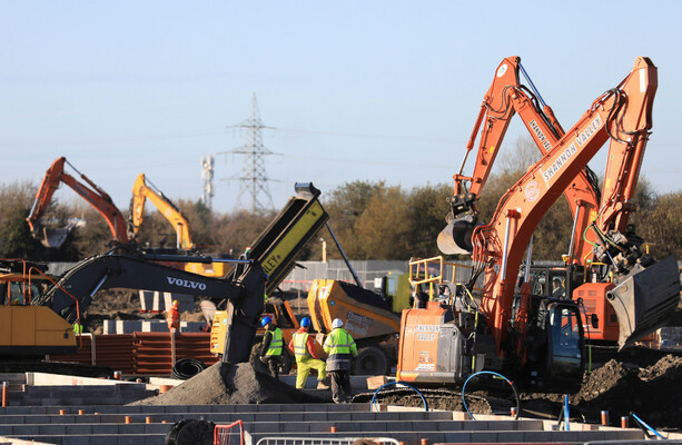 Minister wants fuel aid for construction sector amid house price fears