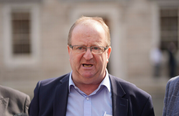 Independent Ireland leader says he is in talks to recruit Fianna Fáil and Fine Gael councillors