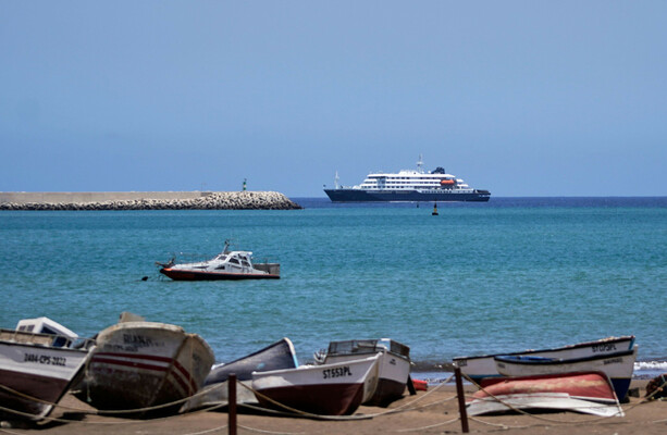 Spain to receive cruise ship with presumed hantavirus outbreak in coming days