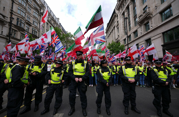 Thousands of people descend on London for two major protests – The Journal