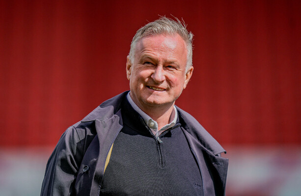 Michael O'Neill signs contract extension to remain Northern Ireland manager until 2032