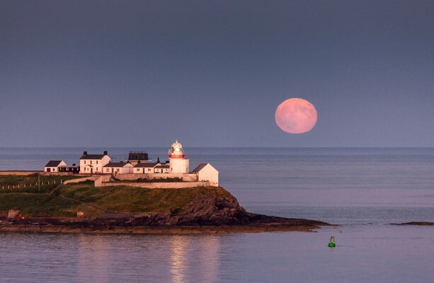 You may spot a blue moon over Ireland tonight (spoiler alert: it's unlikely to be blue)