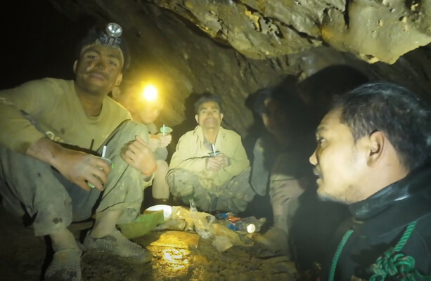 Rescuers free four men trapped in flooded Laos cave for 10 days