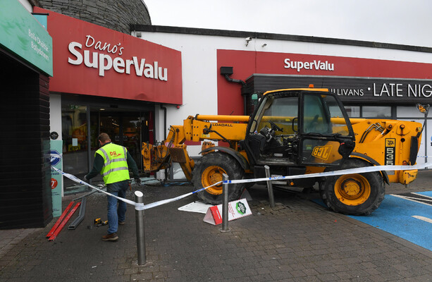 Gardaí investigating after burglars ram JCB into Mallow shop