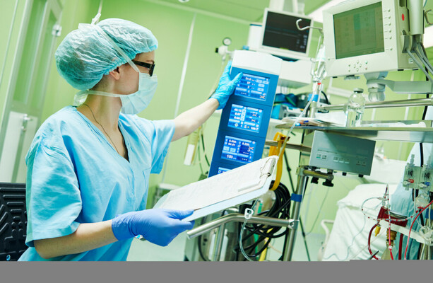 Delays to open-heart surgeries as cardiac specialists strike over pay row with HSE
