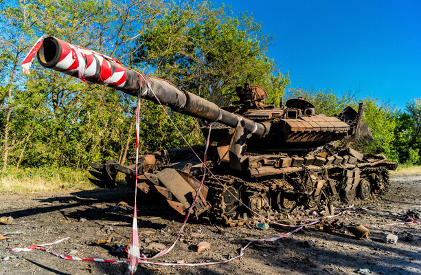 Kelly Earley As global militaries wage war and kill people, they are also killing the planet