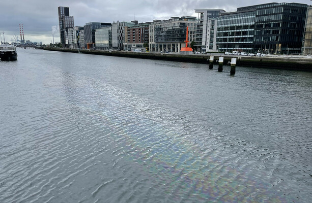 Second Oil Leak Reported in River Liffey Near Samuel Beckett Bridge Raising Pollution Concerns
