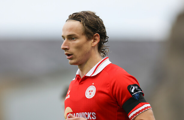 Harry Wood leaves Shelbourne to join League One club