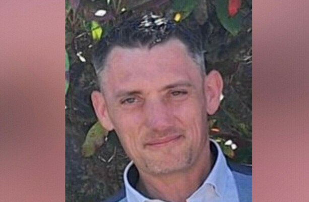 Trial opens of teenager (17) accused of murdering postman in garden of his Co Cork home