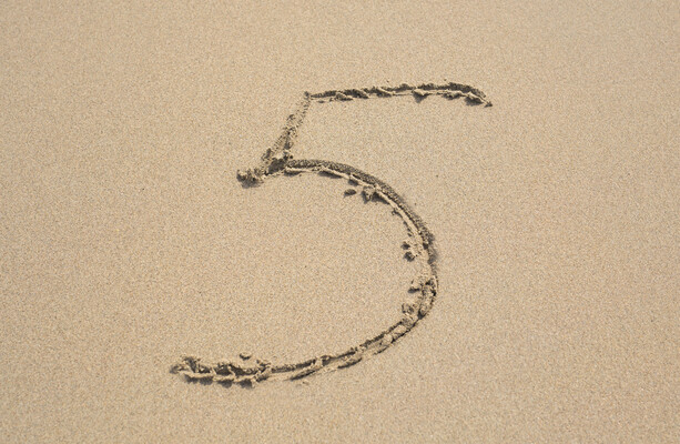 The 5 at 5 Five minutes, five stories, five o'clock…