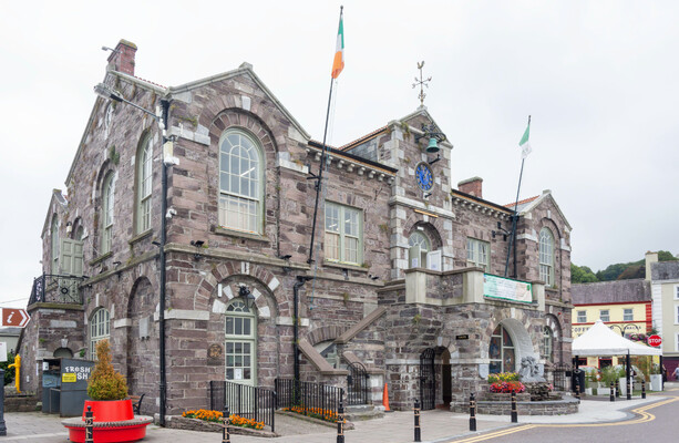 Government urged to introduce Municipal Councils as part of overhaul of local government