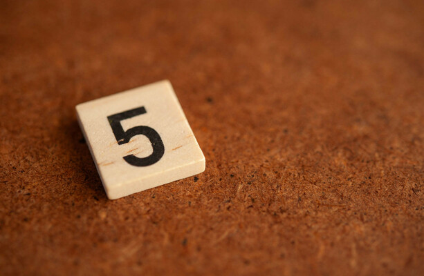 The 5 at 5 Five minutes, five stories, five o'clock…