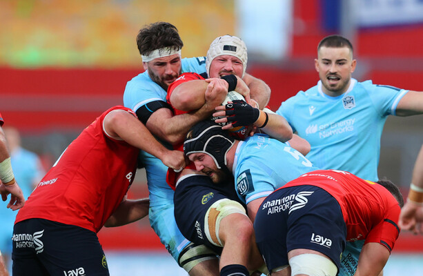 Glasgow fight back to claim bonus-point win against battling Munster