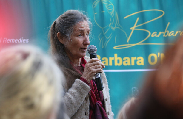 Alternative health promoter Barbara O’Neill faces coordinated opposition from medical experts in