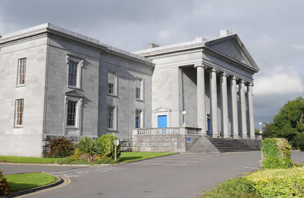 Man who posted naked images online of girl (15) given suspended sentence
