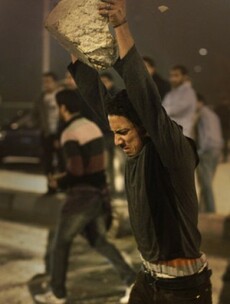 Violent clashes continue in Egypt as protests sweep through Middle East