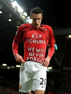 Snapshot: RVP pays tribute to 'Tchuna' after notching goal at Old Trafford