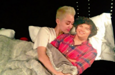The Dredge: Miley Cyrus dropping the lámh in bed with Harry Styles