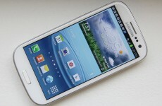 Samsung sells 100 million Galaxy S smartphones