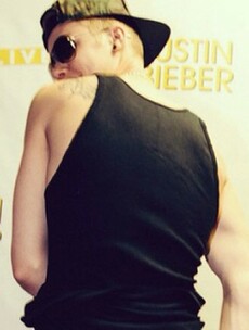 The Dredge: Justin Bieber makes an arse of himself