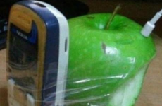 7 people who have the inside track on the iPhone 6