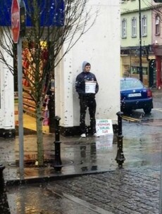 Snapshot: Mayo's All-Star defender Ger Cafferkey braves the weather to help club fundraising drive