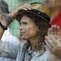 Aerosmith singer requests paparazzi law on Hawaiian islands
