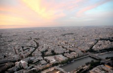 Paris evacuates thousands over WWII bomb