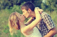 11 great tips for kissing girls, according to the internet