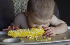 10 foods that are dangerous to eat in public