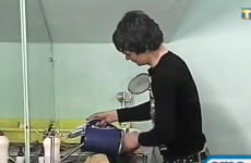 VIDEO: This man does not know how to fill a kettle