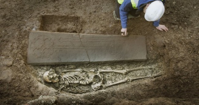 PICTURES: Remains of medieval knight found in Edinburgh car park