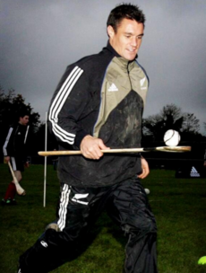 Here's your 'That Dan Carter Lad Can Do Anything' Pic of the Day