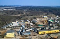 Trapped miners rescued after tunnel collapse