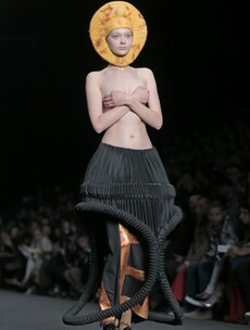 'We don't get fashion' Pics of the Day