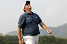 Shane Lowry's 30-yard duff reminds us that even pro golfers can hit bad shots