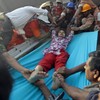 Safety inspectors 'ignored cracks' at collapsed clothing factory in Bangladesh