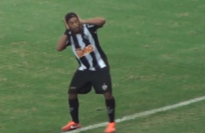 Ronaldinho is still absolutely brilliant (at celebrating goals)