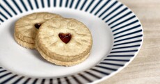 9 biscuits your mam would never buy you, and 5 that she definitely would