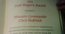 Commander Chris Hadfield got an award for tweeting as Gaeilge