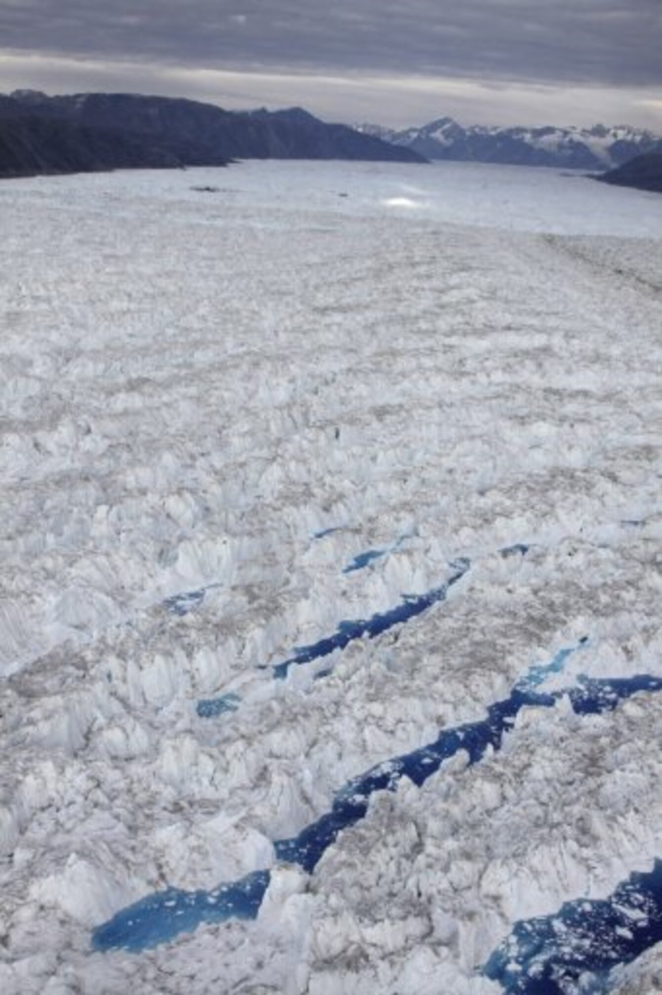 Huge chunk of ice breaks off Greenland glacier · The Daily Edge