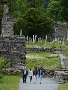 In pics: Michelle Obama and girls visit Wicklow park and lunch with Bono in pub