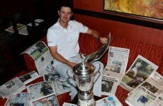 Justin Rose took an amazing picture with the US Open trophy